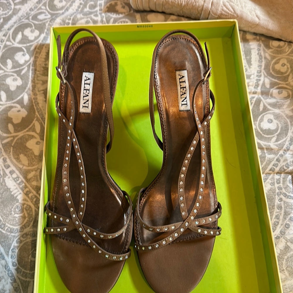 Alfani Glencop, copper color